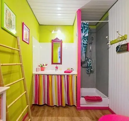 La Maison Bleue De - *